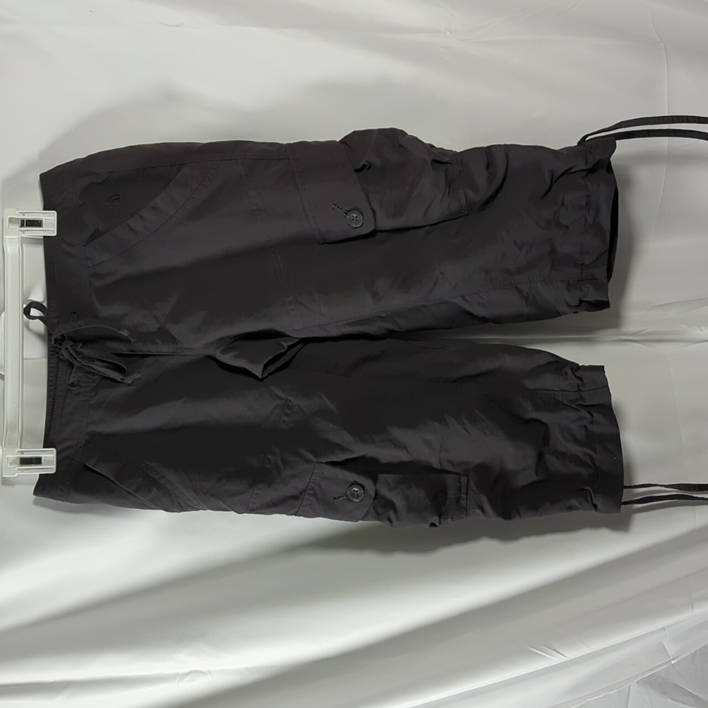 The North Face women gray hiking outdoor cargo shorts size 2